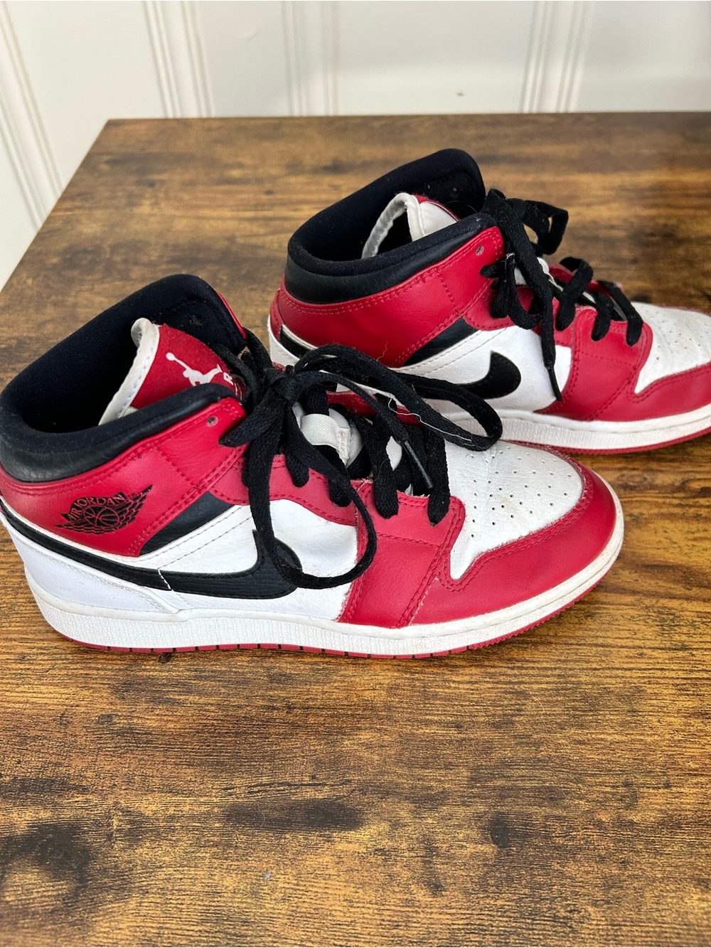 Kids Nike Air Jordan 1 Mid GS "Chicago 2020” Basketball Sneakers Size